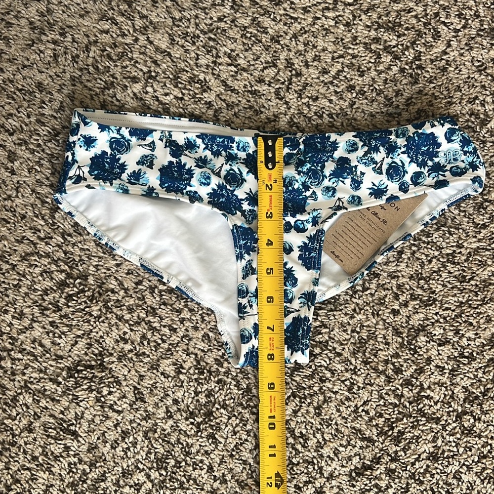 NWT Albion Fit 2 piece bikini set Santorini print. Size.Small - Picture 16 of 16